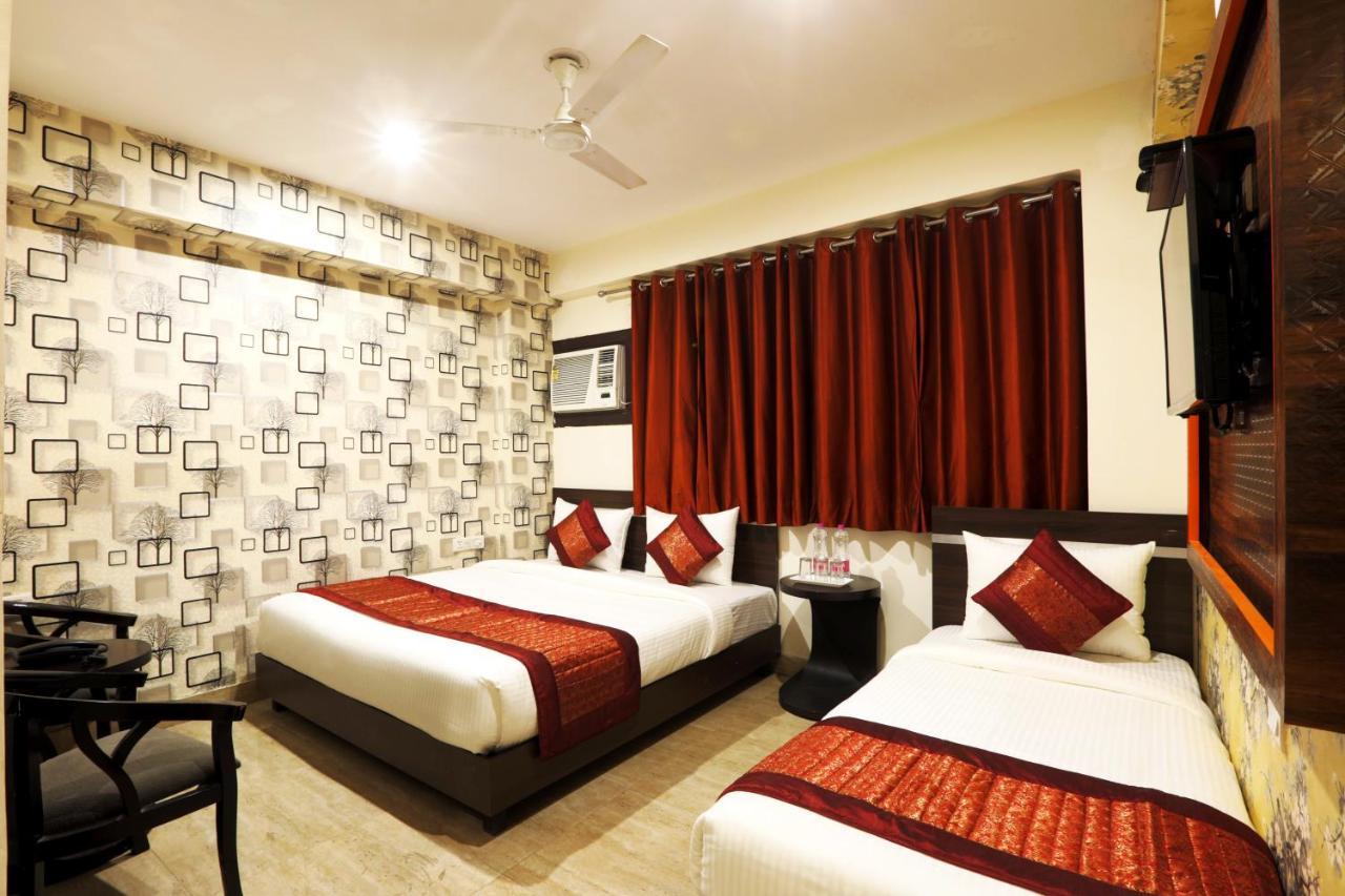 Hotel Sky Wood At Airport Ню Делхи Екстериор снимка