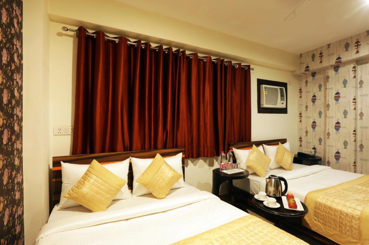Hotel Sky Wood At Airport Ню Делхи Екстериор снимка