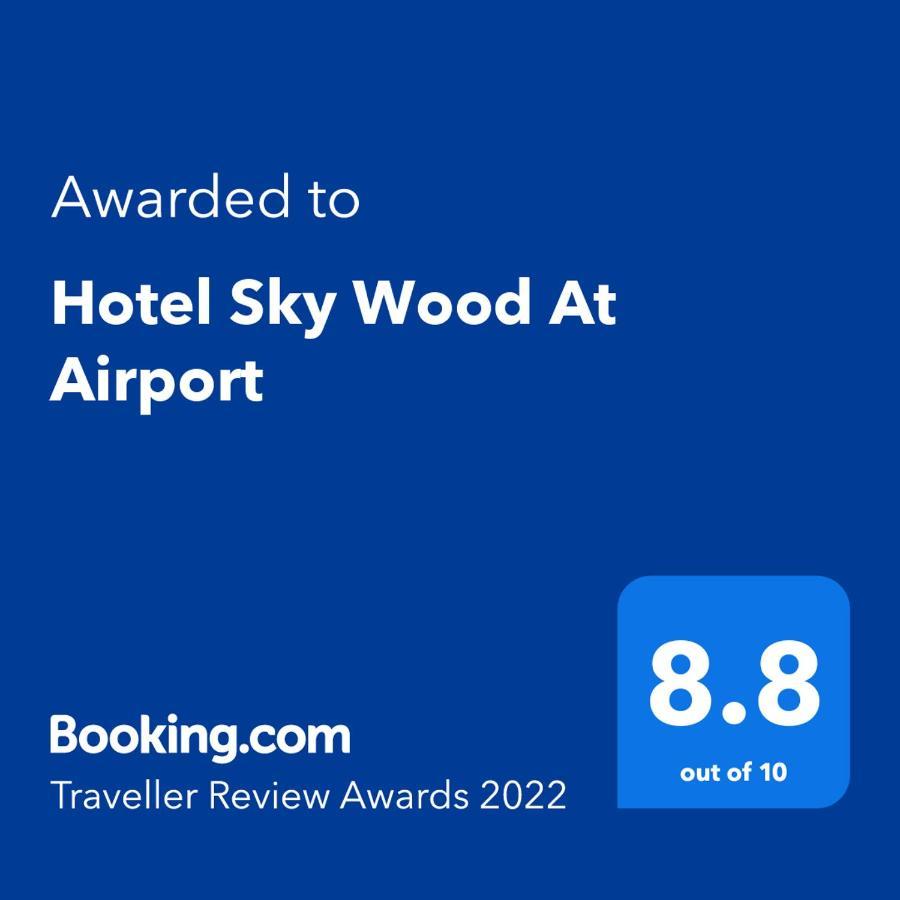 Hotel Sky Wood At Airport Ню Делхи Екстериор снимка
